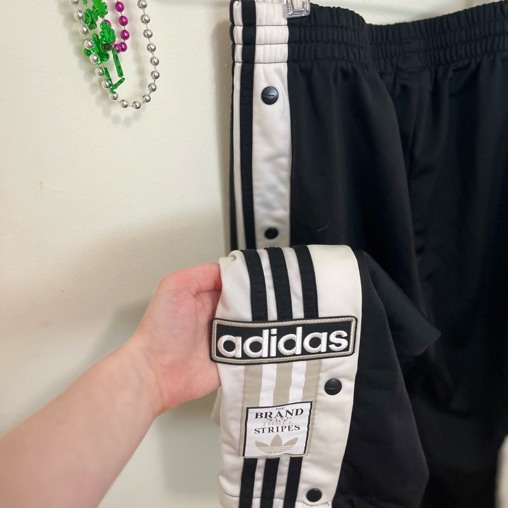 Button side adidas pants - Picture 5 of 5